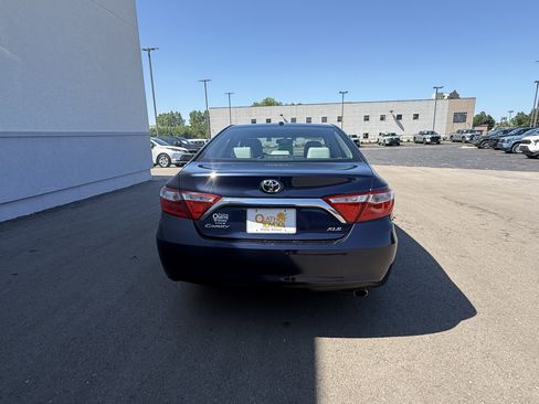 Used 2015 Toyota Camry XLE w/ Convenience Package FWD image 4
