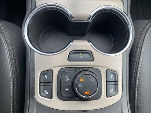 Used 2023 GMC Terrain Denali image 31