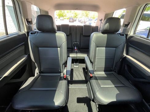 Certified 2023 Volkswagen Atlas SEL AWD/4WD image 28