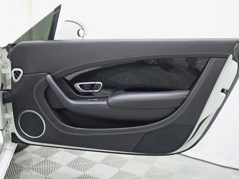 Used 2016 Bentley Continental GT image 30