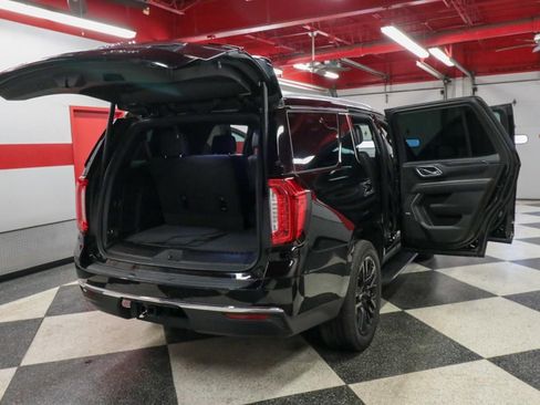 Used 2022 GMC Yukon SLT w/ SLT Premium Package image 30