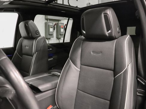 Certified 2023 Cadillac Escalade ESV Sport w/ LPO, ONYX Package AWD/4WD image 14