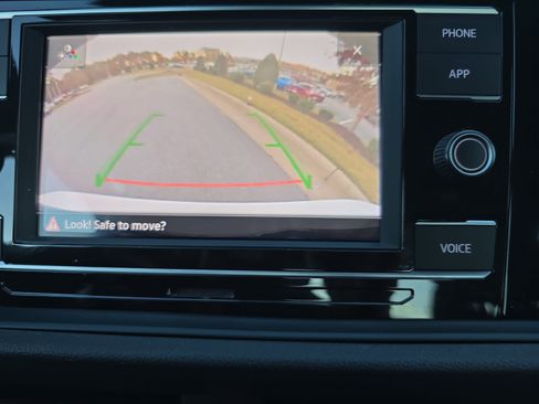 Used 2024 Volkswagen Jetta Sport image 22