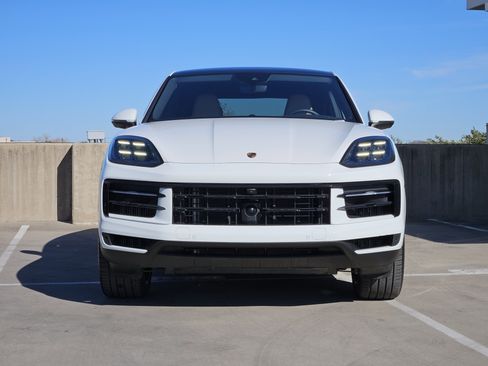 Certified 2025 Porsche Cayenne Coupe image 11