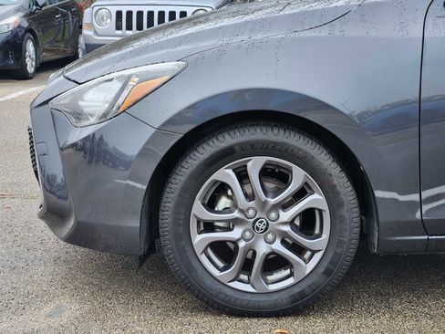 Used 2020 Toyota Yaris LE image 8