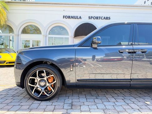 Used 2023 Rolls-Royce Cullinan Black Badge w/ Dark Exterior Package AWD/4WD image 19