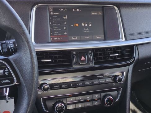 Used 2020 Kia Optima LX image 25