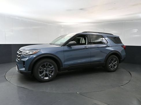 New 2026 Ford Explorer Active w/ Active Comfort Package AWD/4WD image 2