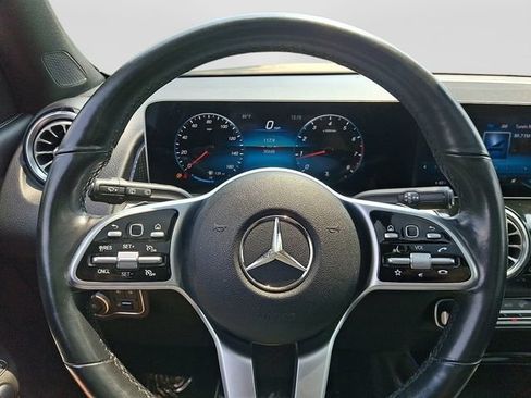 Used 2021 Mercedes-Benz GLB 250 4MATIC image 22