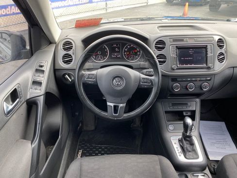 Used 2018 Volkswagen Tiguan Limited w/ Premium Package AWD/4WD image 18