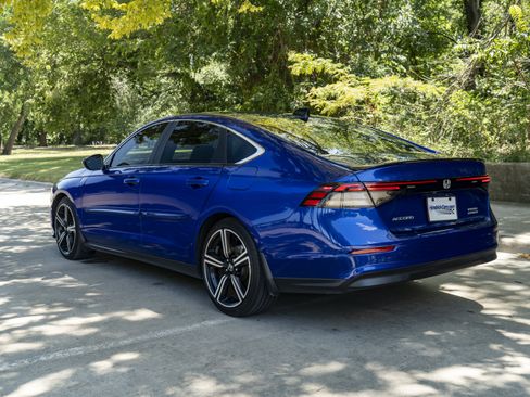 Used 2023 Honda Accord Sport image 7