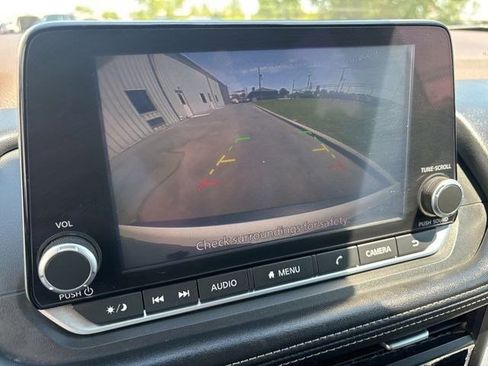 Used 2023 Nissan Rogue SV FWD image 22