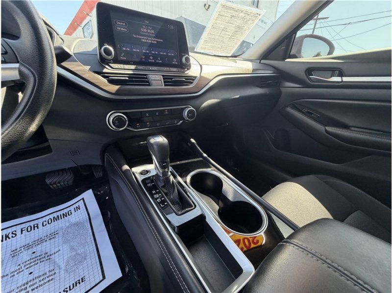 Used 2023 Nissan Altima 2.5 SV FWD image 32