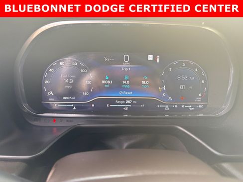 Used 2024 Chevrolet Suburban LT w/ Luxury Package RWD image 14