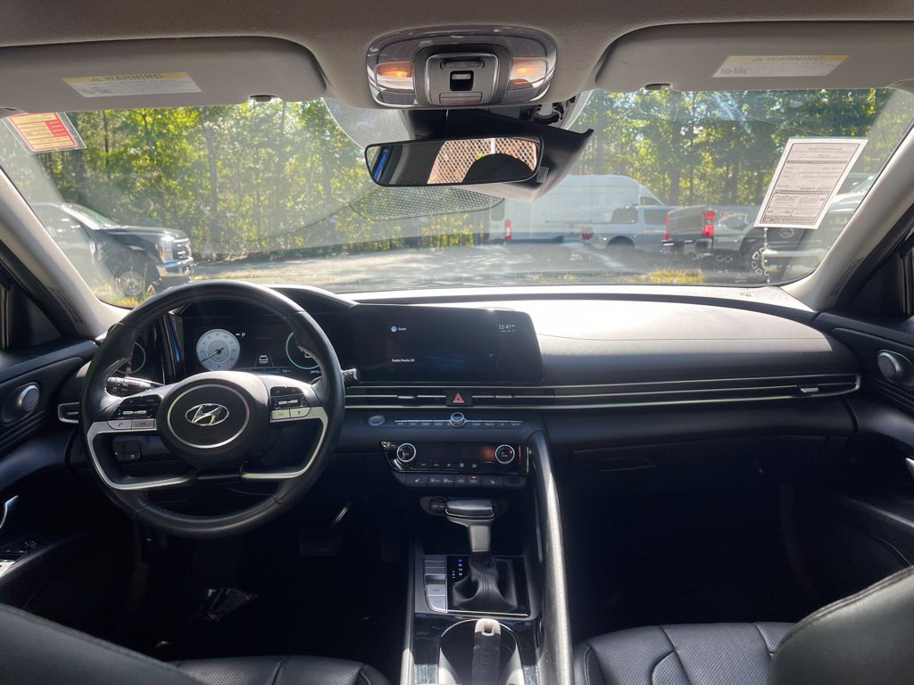 Used 2022 Hyundai Elantra Limited FWD image 9