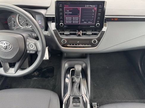 Certified 2022 Toyota Corolla LE image 2
