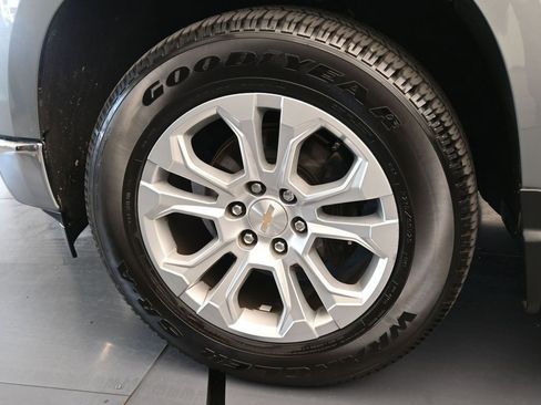 Used 2024 Chevrolet Silverado 1500 LTZ w/ LTZ Convenience Package II image 34