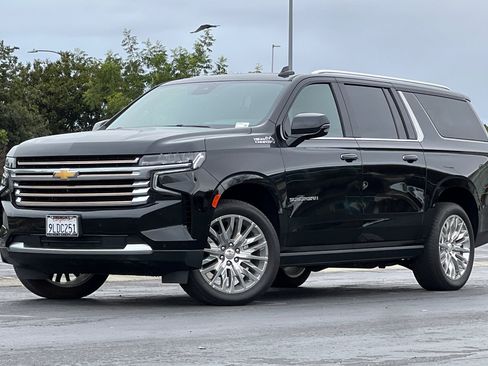 Used 2024 Chevrolet Suburban High Country w/ Premium Package 2 image 8
