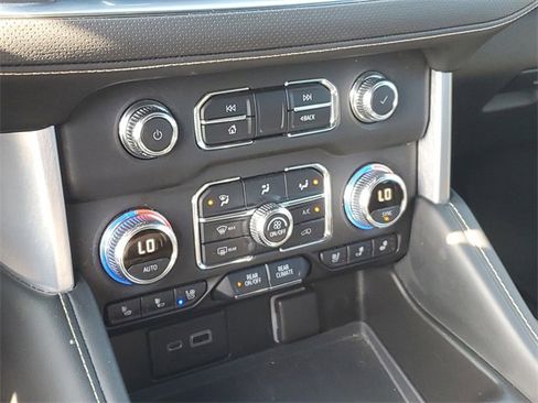 Used 2021 GMC Yukon SLT w/ SLT Luxury Package image 26