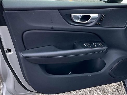 Used 2024 Volvo S60 B5 Plus image 24