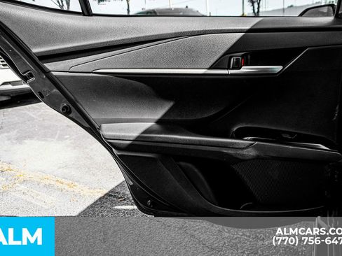 Used 2025 Toyota Camry SE image 55