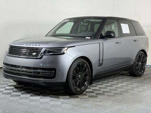 Used 2025 Land Rover Range Rover SE AWD/4WD image 2