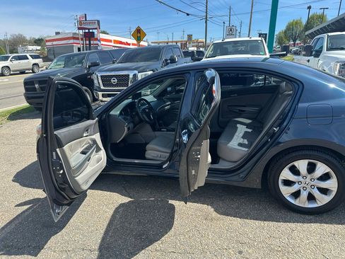 Used 2010 Honda Accord EX-L image 17