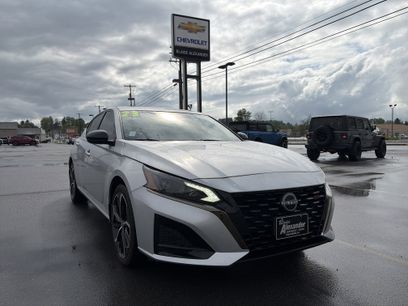 Used 2023 Nissan Altima 2.5 SR w/ SR Premium Package