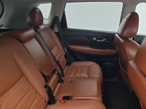 Used 2017 Nissan Rogue SL w/ SL Premium Package image 19