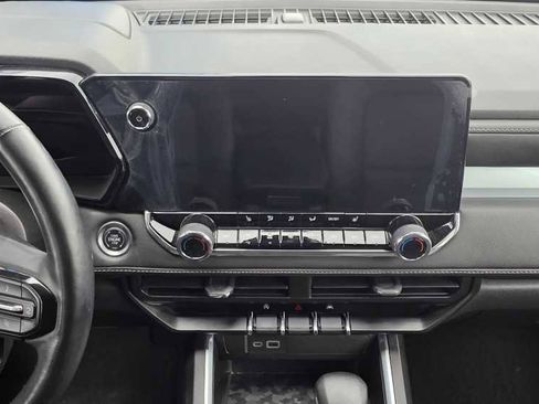 Used 2024 Chevrolet Colorado LT w/ LT Convenience Package III image 13