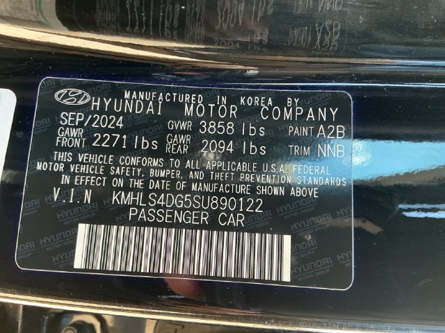 Used 2025 Hyundai Elantra SEL FWD image 27