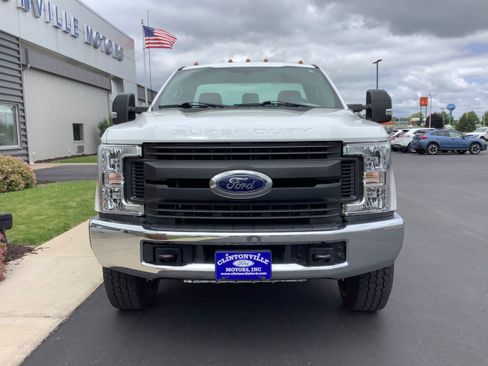 Used 2019 Ford F350 XL w/ XL Value Package AWD/4WD image 3