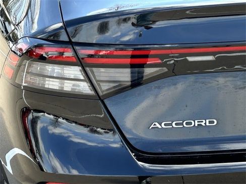 Used 2025 Honda Accord LX image 7