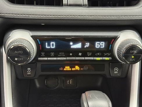 Used 2024 Toyota RAV4 XLE image 17