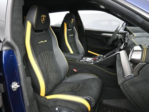 Used 2023 Lamborghini Urus Performante image 35