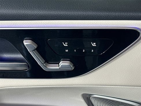 Certified 2025 Mercedes-Benz GLC 300 image 11