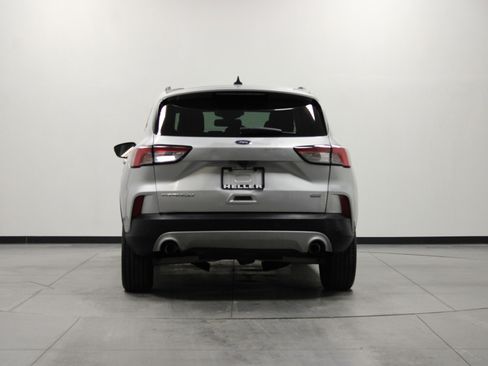 Used 2020 Ford Escape Titanium image 5