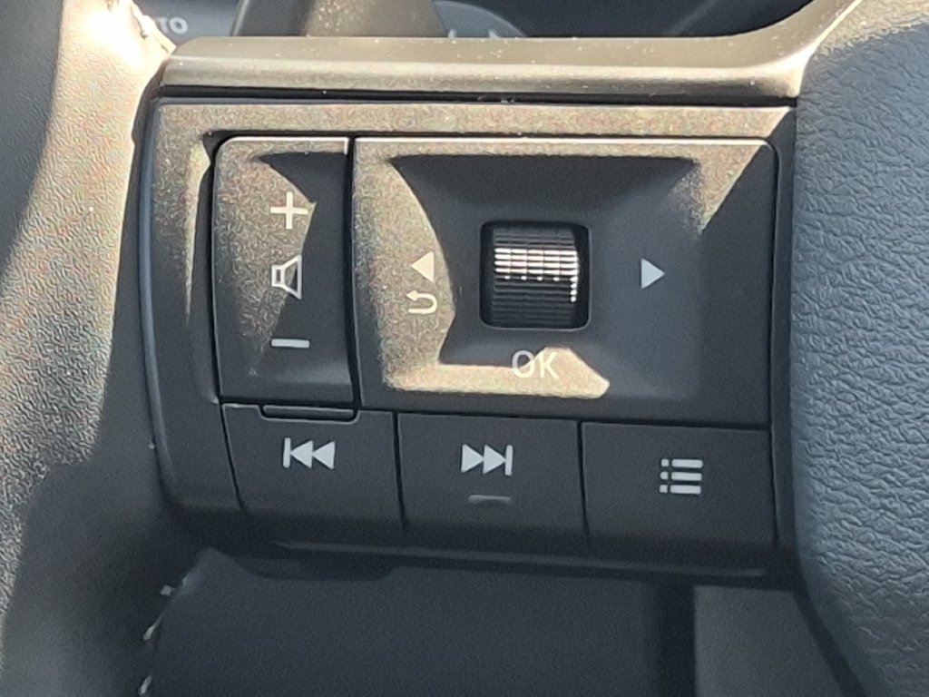 Certified 2026 Nissan Rogue SV FWD image 18