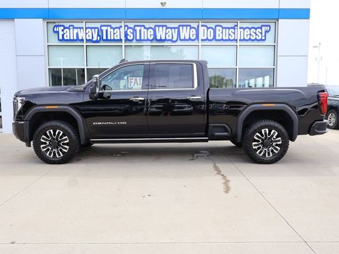 Used 2024 GMC Sierra 2500 Denali Ultimate AWD/4WD image 7