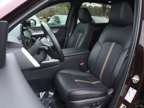 Certified 2025 MAZDA CX-90 3.3 Turbo w/ Premium Plus Pkg image 8