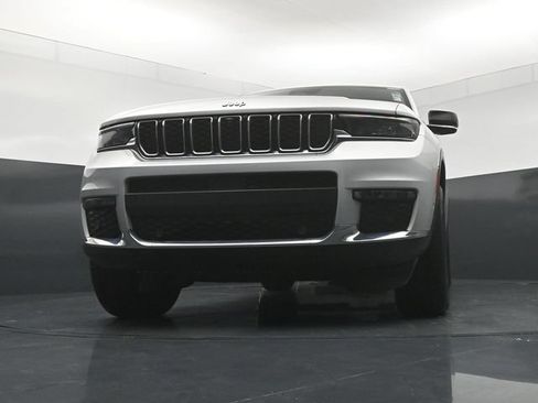 Used 2023 Jeep Grand Cherokee L Limited w/ Luxury Tech Group II AWD/4WD image 19