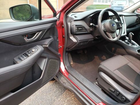 Used 2024 Subaru Outback Premium AWD/4WD image 4