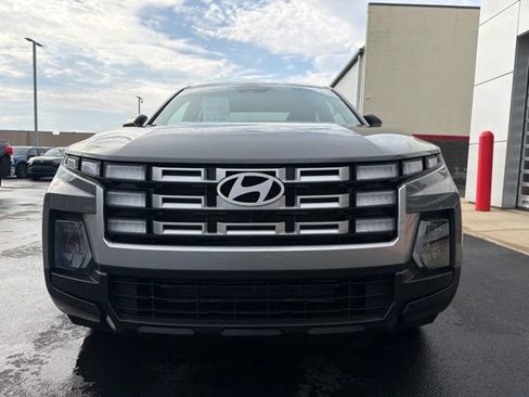 Used 2025 Hyundai Santa Cruz SE AWD/4WD image 2