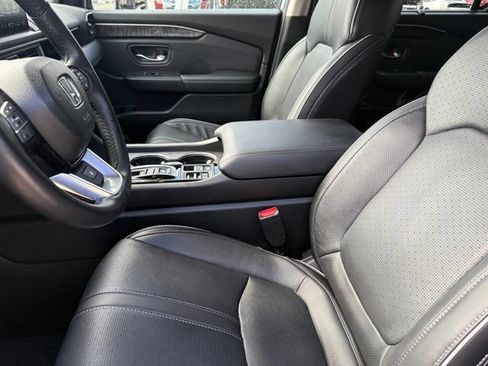 Used 2023 Honda Pilot Elite image 12