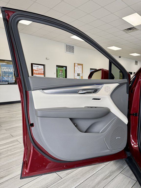 Used 2017 Cadillac XT5 Premium Luxury FWD image 15