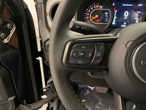 Used 2024 Jeep Gladiator Sport AWD/4WD image 12