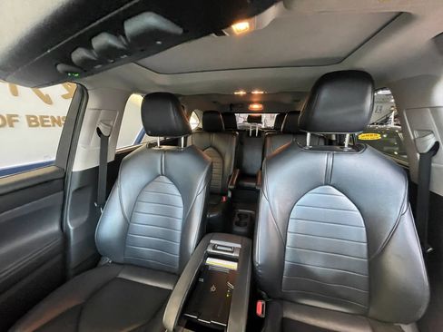 Used 2021 Toyota Highlander XLE AWD/4WD image 16