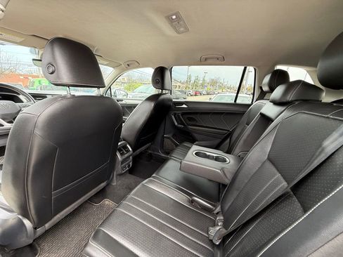 Used 2022 Volkswagen Tiguan SE image 25