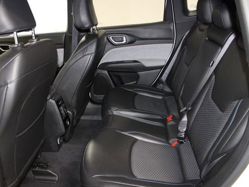 Used 2024 Jeep Compass Latitude image 20