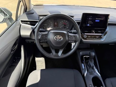 Used 2025 Toyota Corolla LE FWD image 20